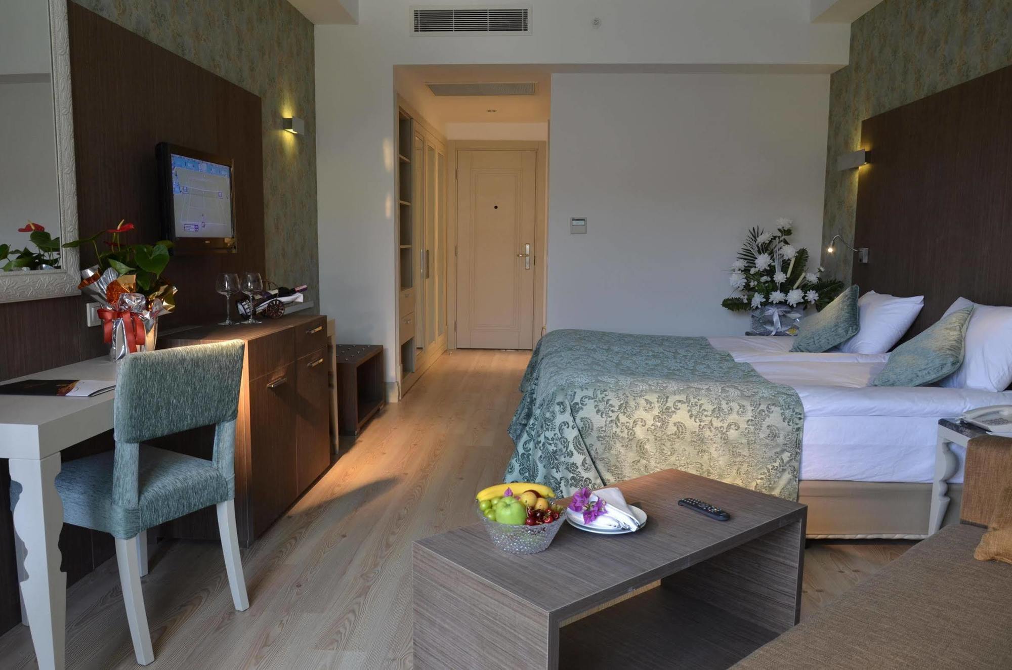 Port Side Resort Hotel Extérieur photo