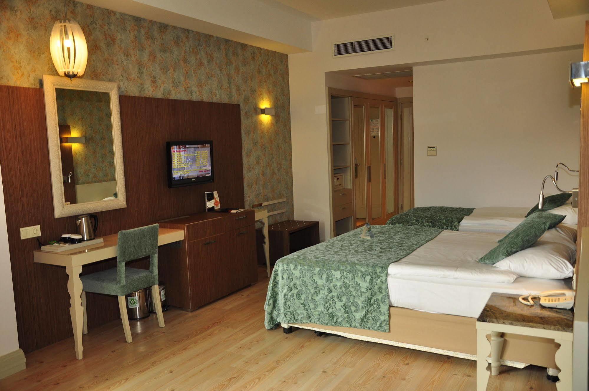 Port Side Resort Hotel Extérieur photo